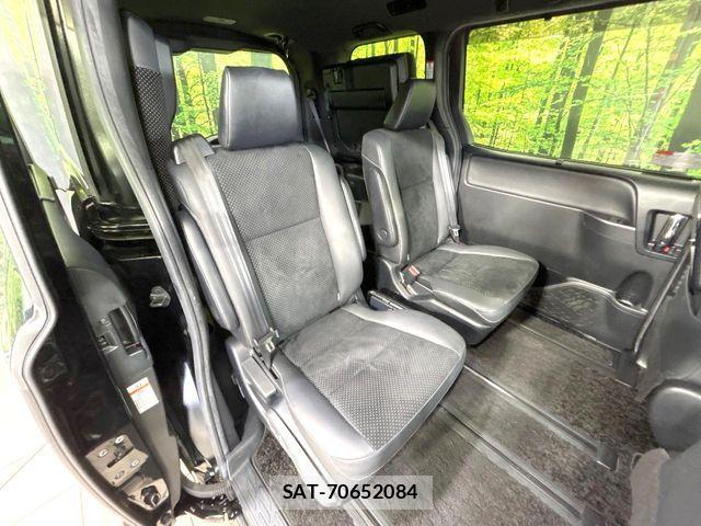 Toyota VOXY HYBRID 2020-10 8832439-9