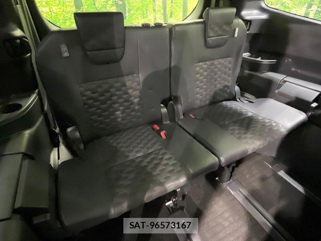 Toyota VOXY HYBRID 2024-02 8832434-9