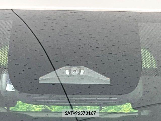 Toyota VOXY HYBRID 2024-02 8832434-6