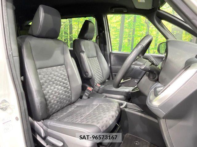 Toyota VOXY HYBRID 2024-02 8832434-7