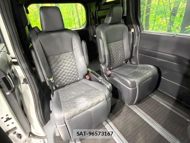 Toyota VOXY HYBRID 2024-02 8832434-8