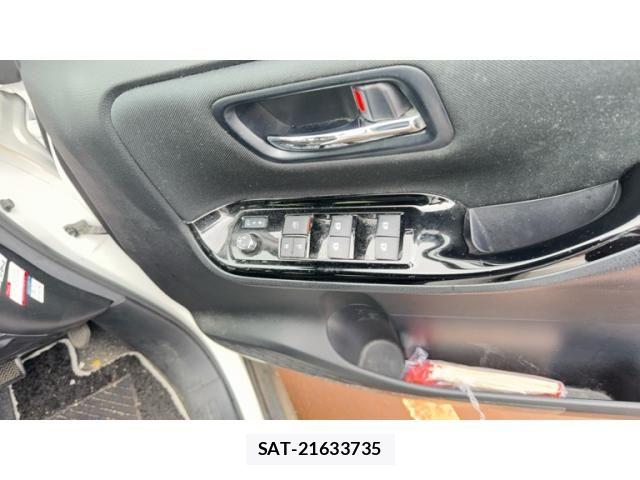 Toyota VOXY HYBRID 2018-07 8832460-9