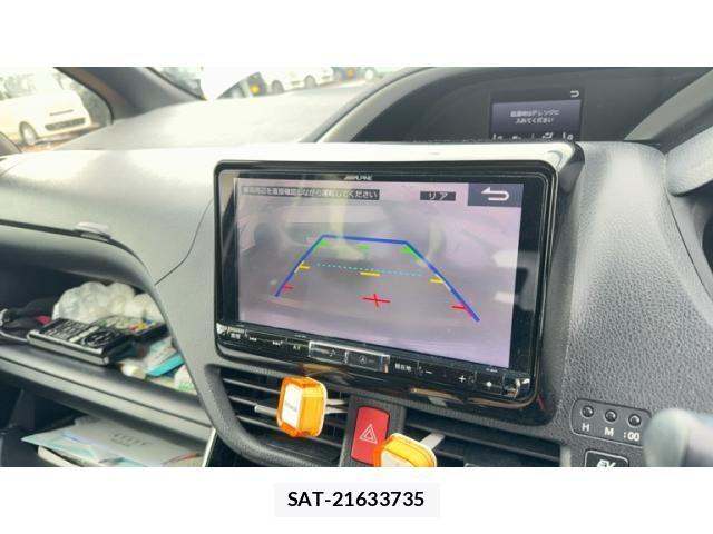 Toyota VOXY HYBRID 2018-07 8832460-15