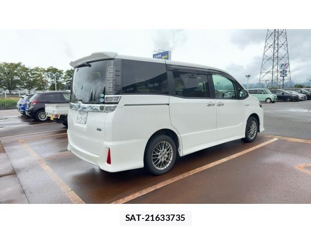 Toyota VOXY HYBRID 2018-07 8832460-1