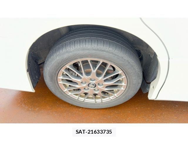 Toyota VOXY HYBRID 2018-07 8832460-6