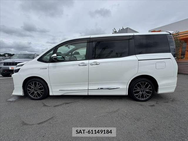 Toyota VOXY HYBRID 2014-05 8832462-10