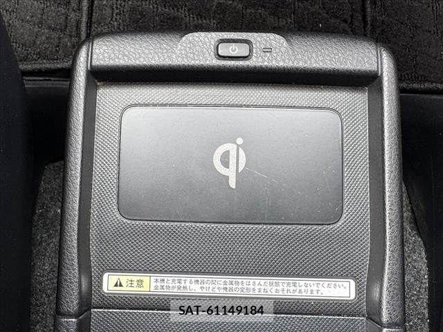 Toyota VOXY HYBRID 2014-05 8832462-27
