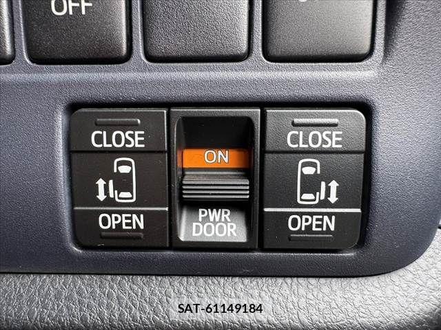 Toyota VOXY HYBRID 2014-05 8832462-4