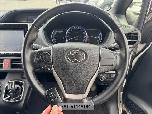 Toyota VOXY HYBRID 2014-05 8832462-6