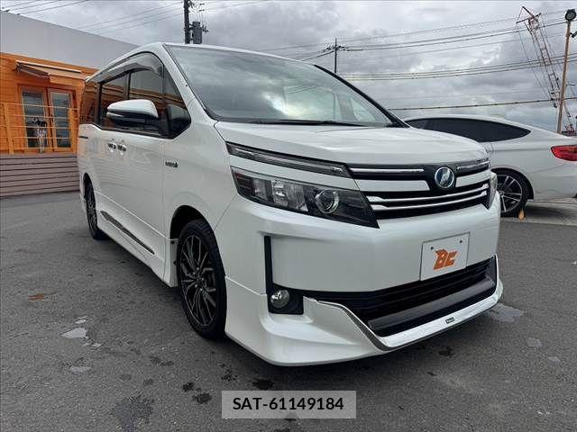Toyota VOXY HYBRID 2014-05 8832462-7