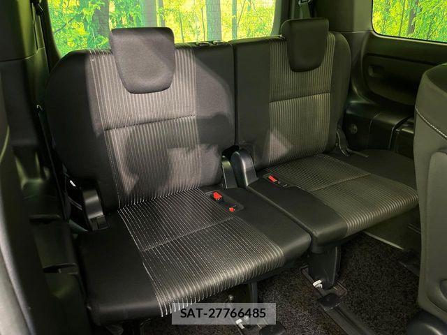 Toyota VOXY HYBRID 2019-04 8832441-9