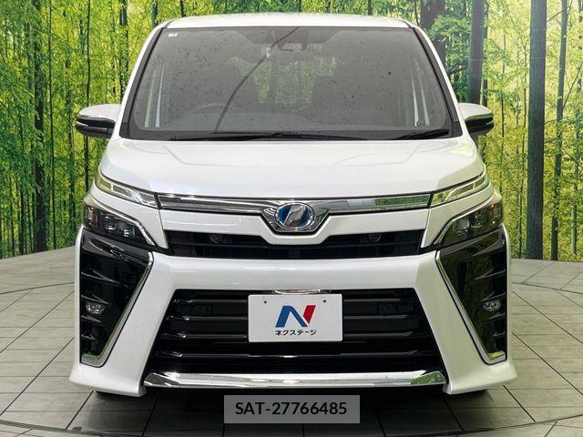 Toyota VOXY HYBRID 2019-04 8832441-14