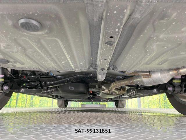 Toyota VOXY HYBRID 2025-10 8832422-19