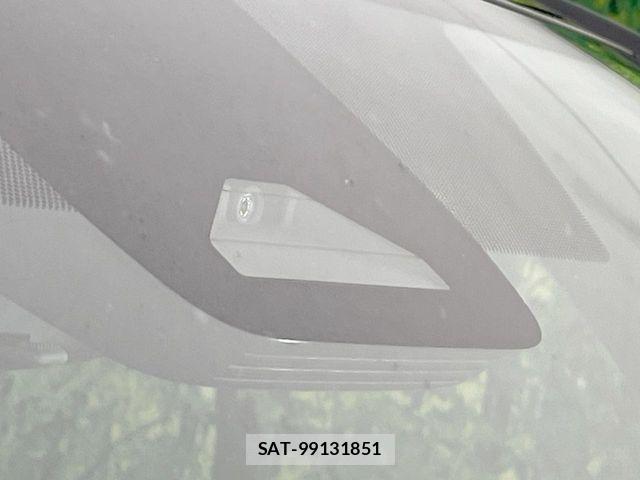 Toyota VOXY HYBRID 2025-10 8832422-4