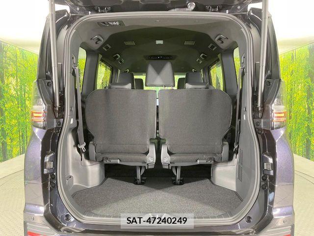 Toyota VOXY HYBRID 2025-03 8832432-10