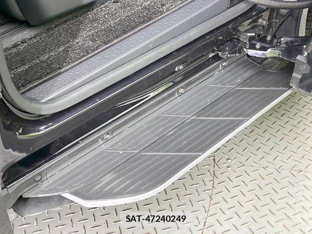 Toyota VOXY HYBRID 2025-03 8832432-4