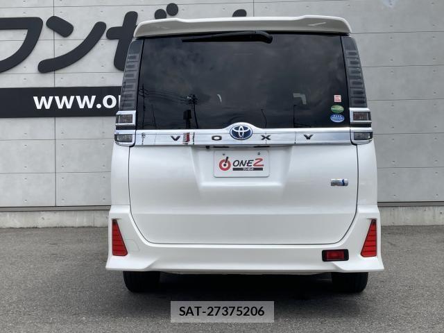 Toyota VOXY HYBRID 2017-07 8832450-17
