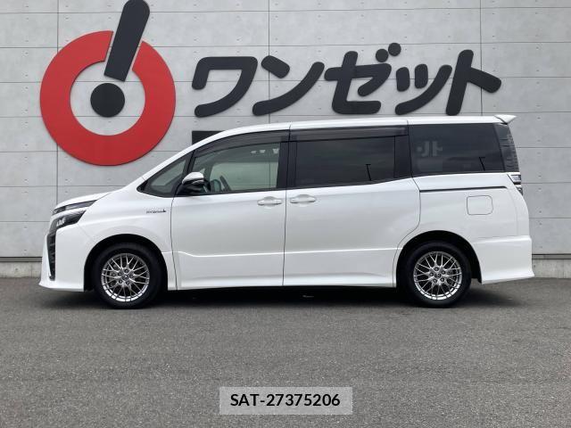 Toyota VOXY HYBRID 2017-07 8832450-18