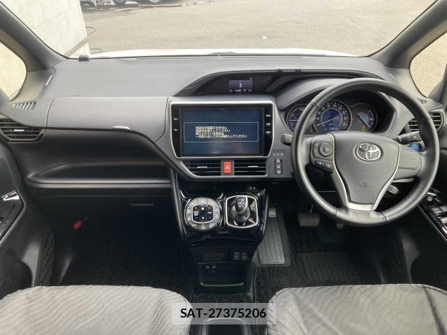 Toyota VOXY HYBRID 2017-07 8832450-1