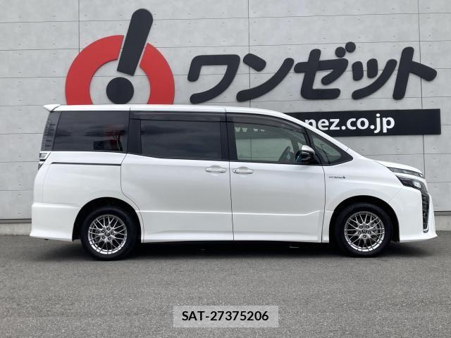 Toyota VOXY HYBRID 2017-07 8832450-19