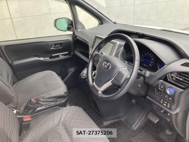 Toyota VOXY HYBRID 2017-07 8832450-20