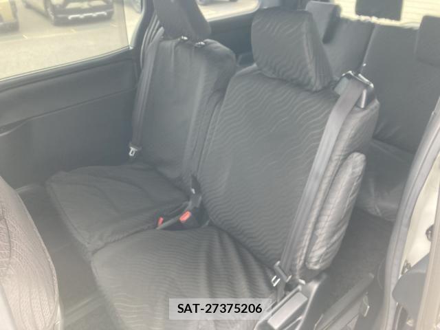 Toyota VOXY HYBRID 2017-07 8832450-26