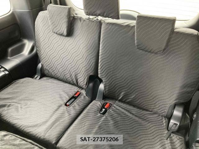 Toyota VOXY HYBRID 2017-07 8832450-27