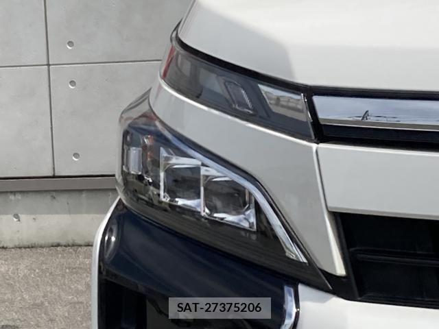 Toyota VOXY HYBRID 2017-07 8832450-7