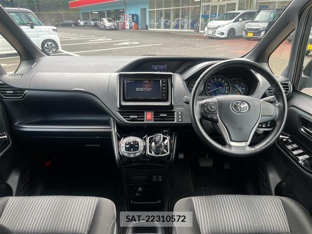 Toyota VOXY HYBRID 2020-10 8832449-13