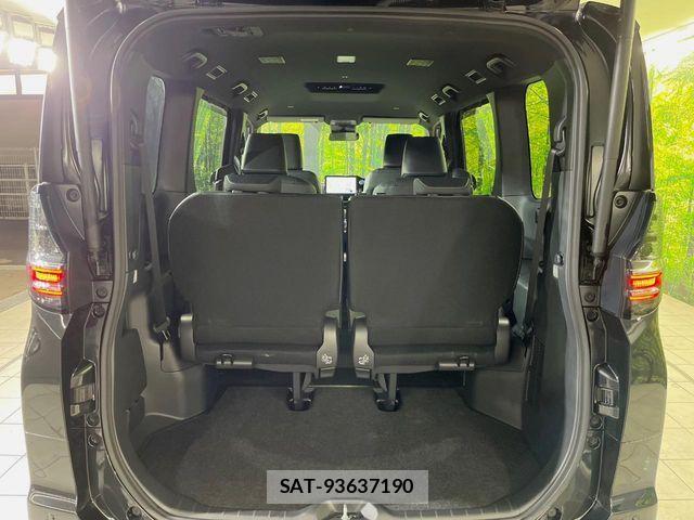 Toyota VOXY HYBRID 2023-01 8832430-9