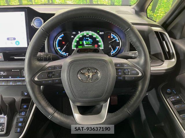 Toyota VOXY HYBRID 2023-01 8832430-10