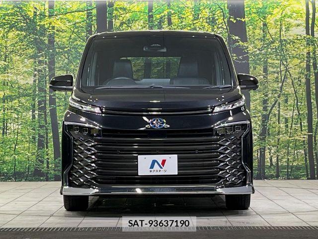 Toyota VOXY HYBRID 2023-01 8832430-13