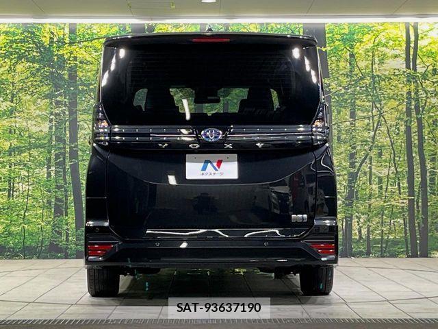 Toyota VOXY HYBRID 2023-01 8832430-14