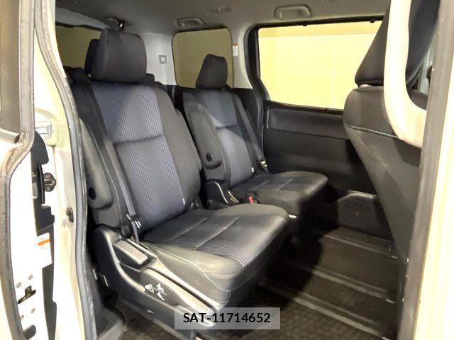 Toyota VOXY HYBRID 2016-07 8832461-9