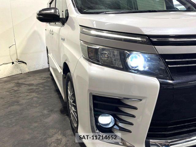 Toyota VOXY HYBRID 2016-07 8832461-13