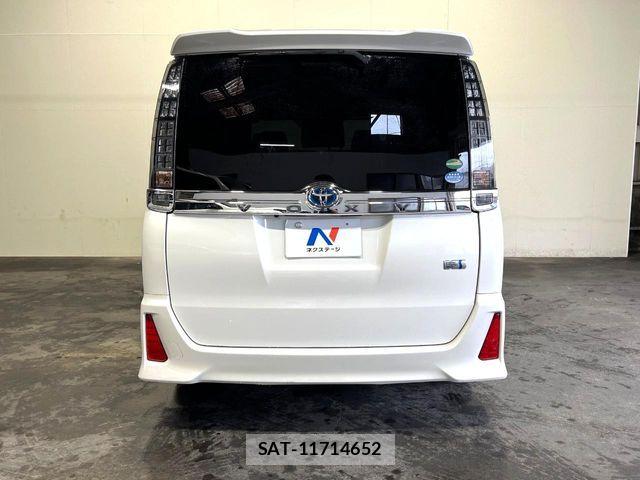 Toyota VOXY HYBRID 2016-07 8832461-16