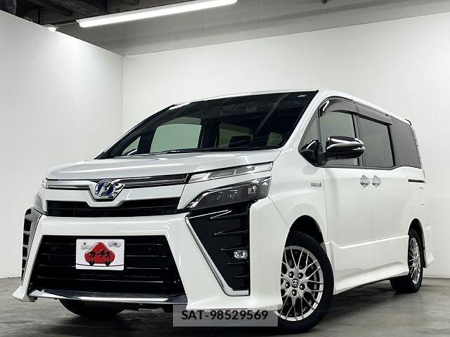 Toyota VOXY HYBRID 2019-08 8832437-0