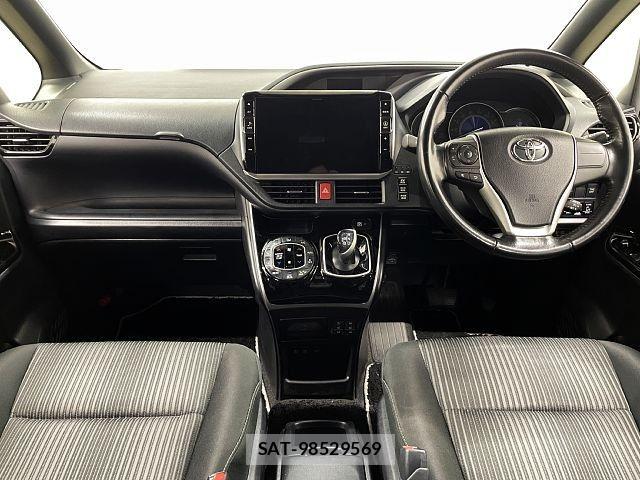 Toyota VOXY HYBRID 2019-08 8832437-1