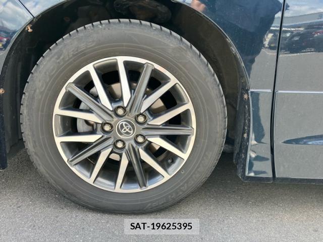 Toyota VOXY HYBRID 2014-04 8832469-9