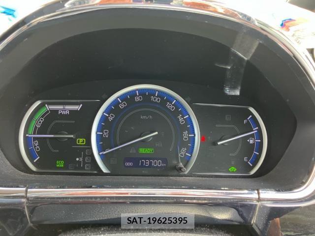 Toyota VOXY HYBRID 2014-04 8832469-20