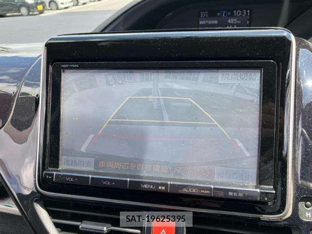 Toyota VOXY HYBRID 2014-04 8832469-22