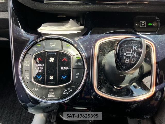 Toyota VOXY HYBRID 2014-04 8832469-23