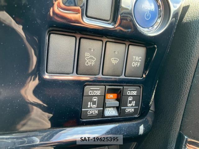 Toyota VOXY HYBRID 2014-04 8832469-24