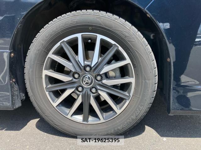 Toyota VOXY HYBRID 2014-04 8832469-6