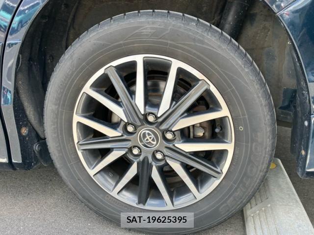 Toyota VOXY HYBRID 2014-04 8832469-8