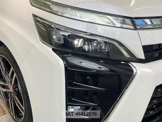 Toyota VOXY HYBRID 2019-01 8832435-11