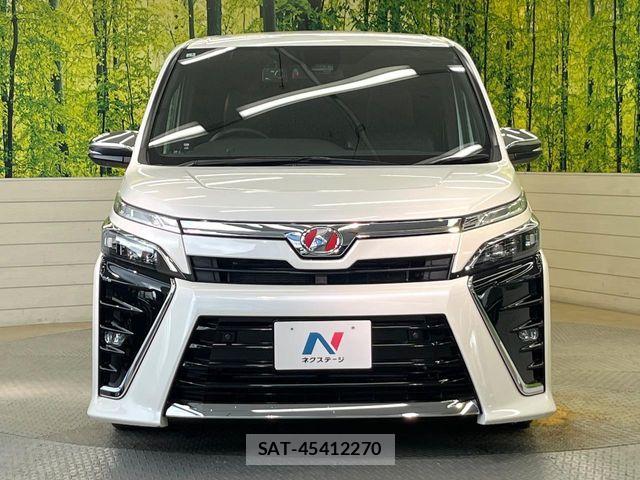 Toyota VOXY HYBRID 2019-01 8832435-13