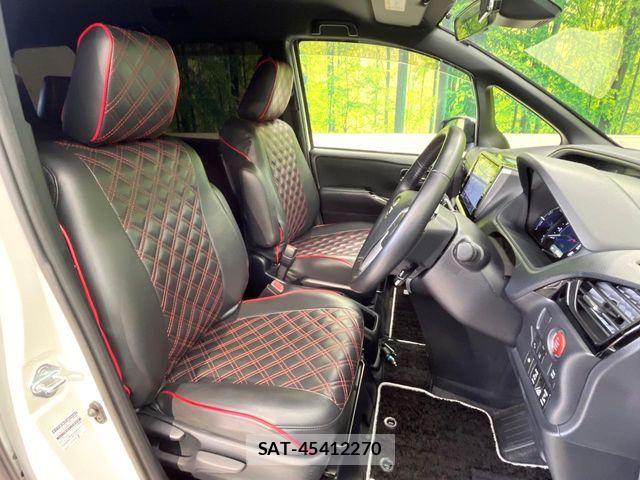 Toyota VOXY HYBRID 2019-01 8832435-7