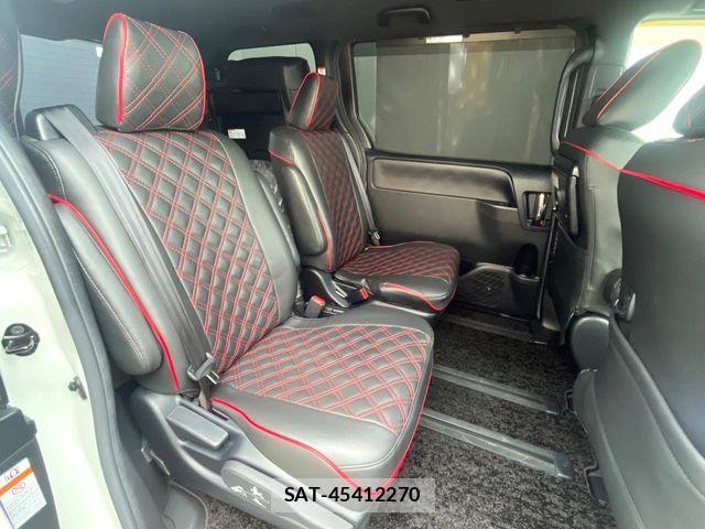 Toyota VOXY HYBRID 2019-01 8832435-8