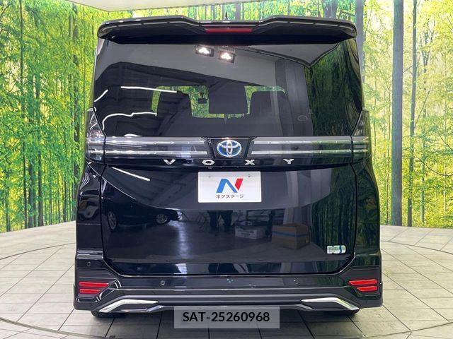 Toyota VOXY HYBRID 2023-07 8832420-15